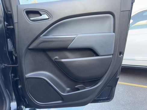 Used 2021 Chevrolet Colorado Z71 w/ Z71 Midnight Edition image 32
