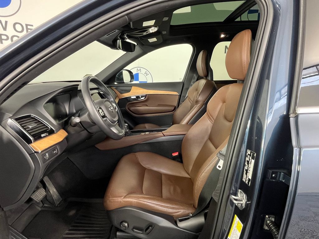 Used 2022 Volvo XC90 T6 Momentum w/ Advanced Package AWD/4WD image 19