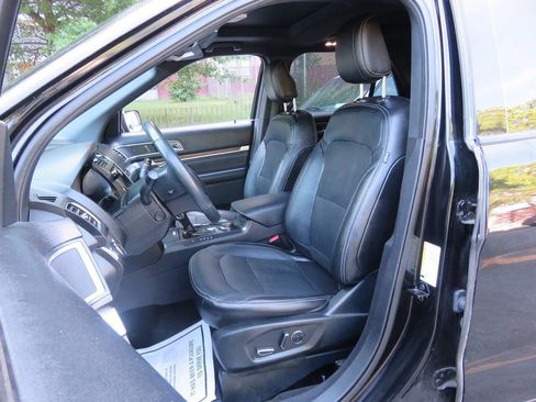 Used 2018 Ford Explorer Limited w/ Equipment Group 301A AWD/4WD image 10