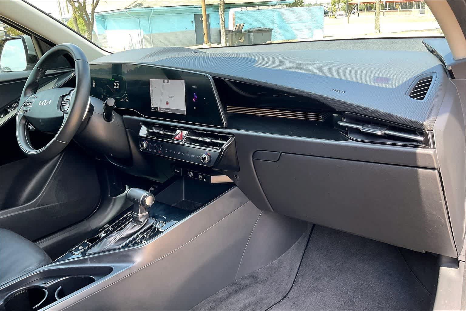 Certified 2023 Kia Niro EX Touring FWD image 23