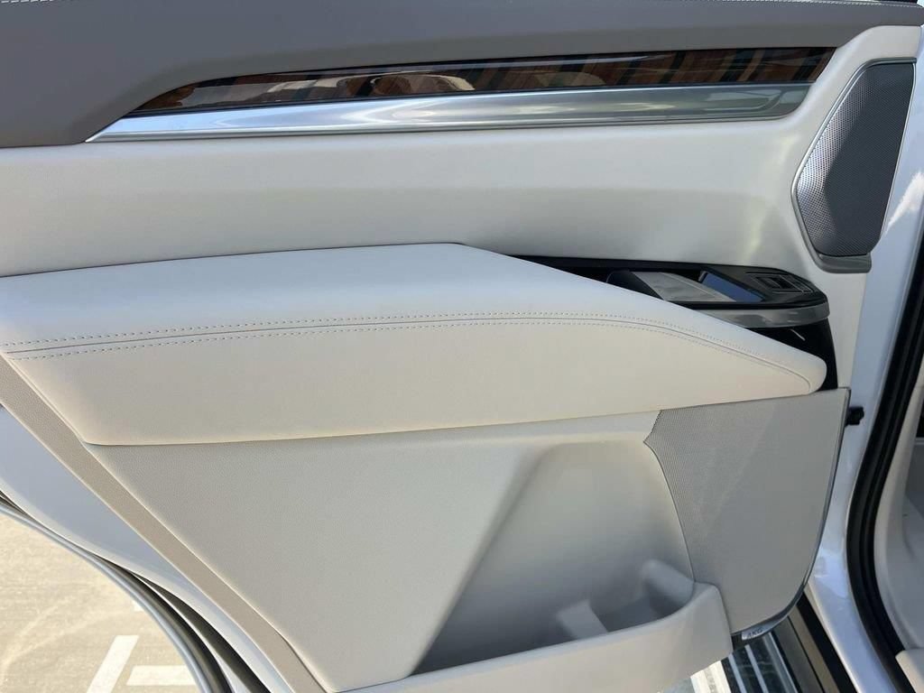 Certified 2026 Cadillac Escalade Platinum Sport AWD/4WD image 21