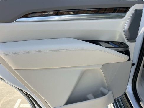 Used 2026 Cadillac Escalade Platinum Sport AWD/4WD image 21
