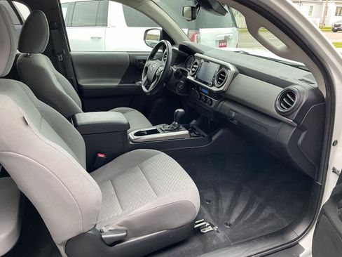 Used 2021 Toyota Tacoma SR5 w/ Technology Package RWD image 21