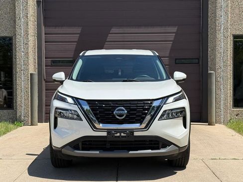Used 2021 Nissan Rogue SV AWD/4WD image 2