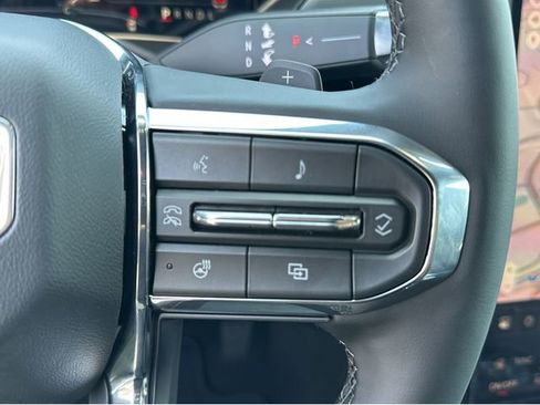 New 2025 GMC Acadia Elevation image 21