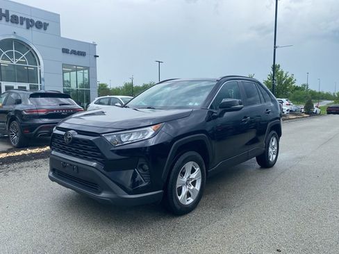 Used 2020 Toyota RAV4 XLE w/ XLE Grade Weather Package AWD/4WD image 5