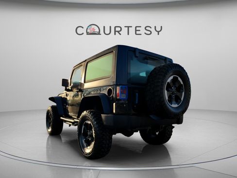Used 2015 Jeep Wrangler Sport image 4