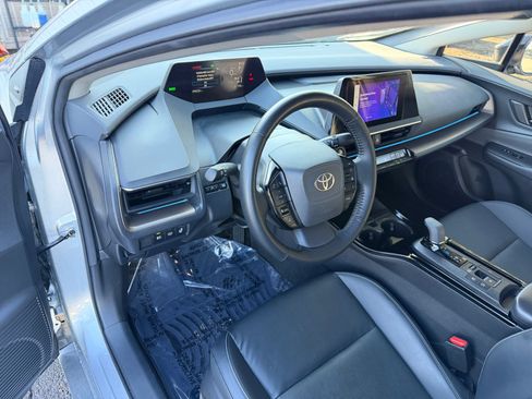 Used 2023 Toyota Prius XLE FWD image 18