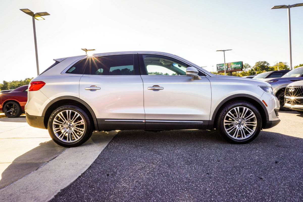 Used 2017 Lincoln MKX Reserve FWD image 7