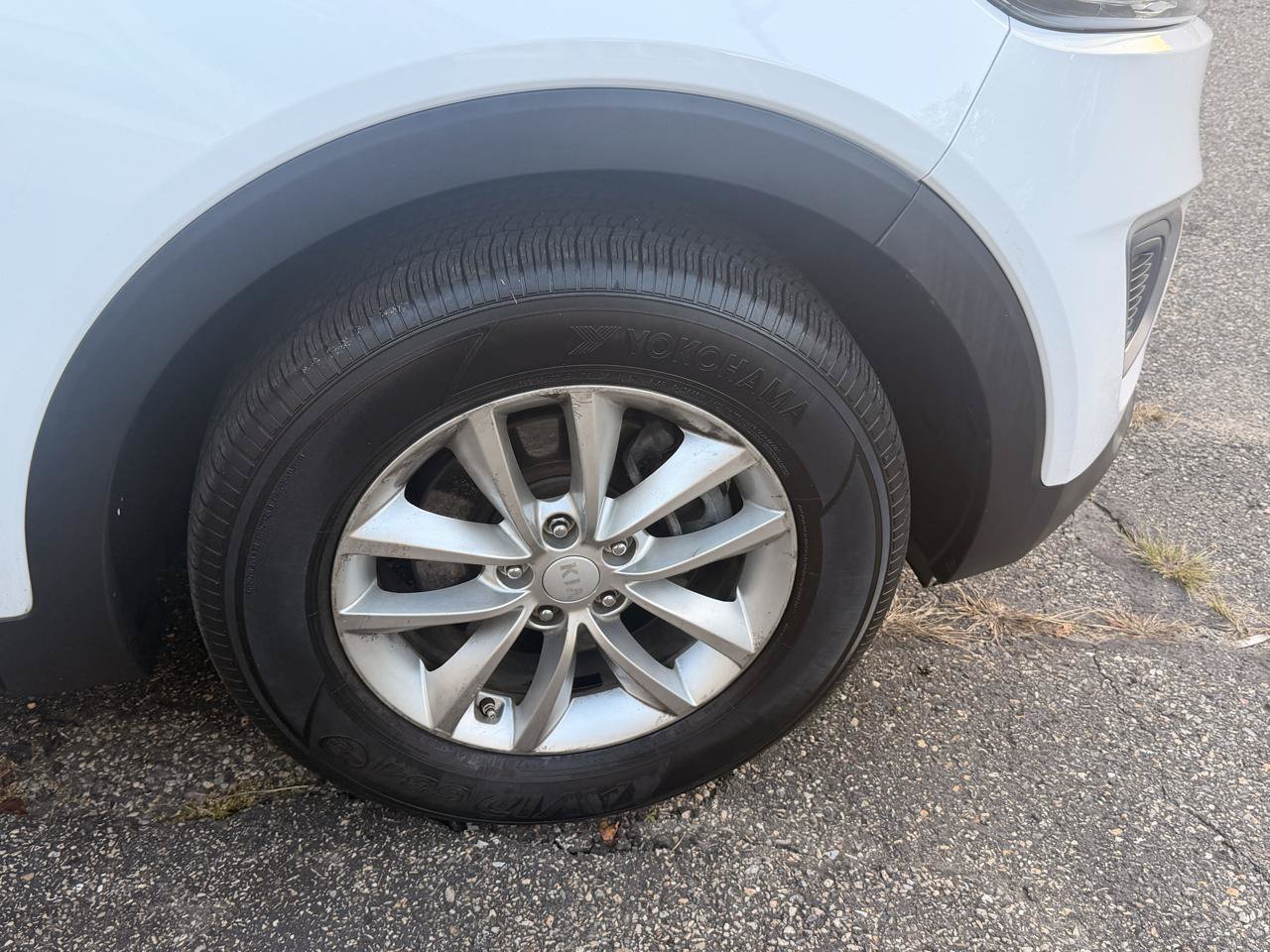 Used 2017 Kia Sorento AWD w/ LX Convenience Package image 15