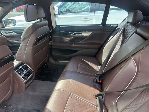 Used 2018 BMW 740e xDrive AWD/4WD image 10