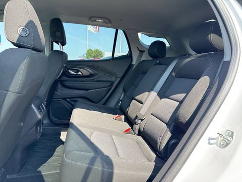 Used 2024 GMC Terrain SLE w/ Driver Convenience Package FWD image 23