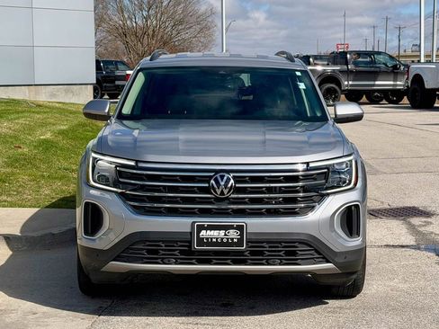 Used 2025 Volkswagen Atlas SE AWD/4WD image 8
