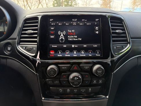 Used 2019 Jeep Grand Cherokee Limited w/ Trailer Tow Group IV image 29