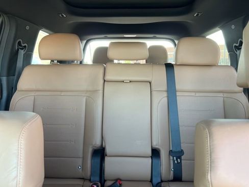 Used 2025 Hyundai Santa Fe Limited image 8