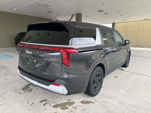Used 2026 Kia Carnival FWD image 7