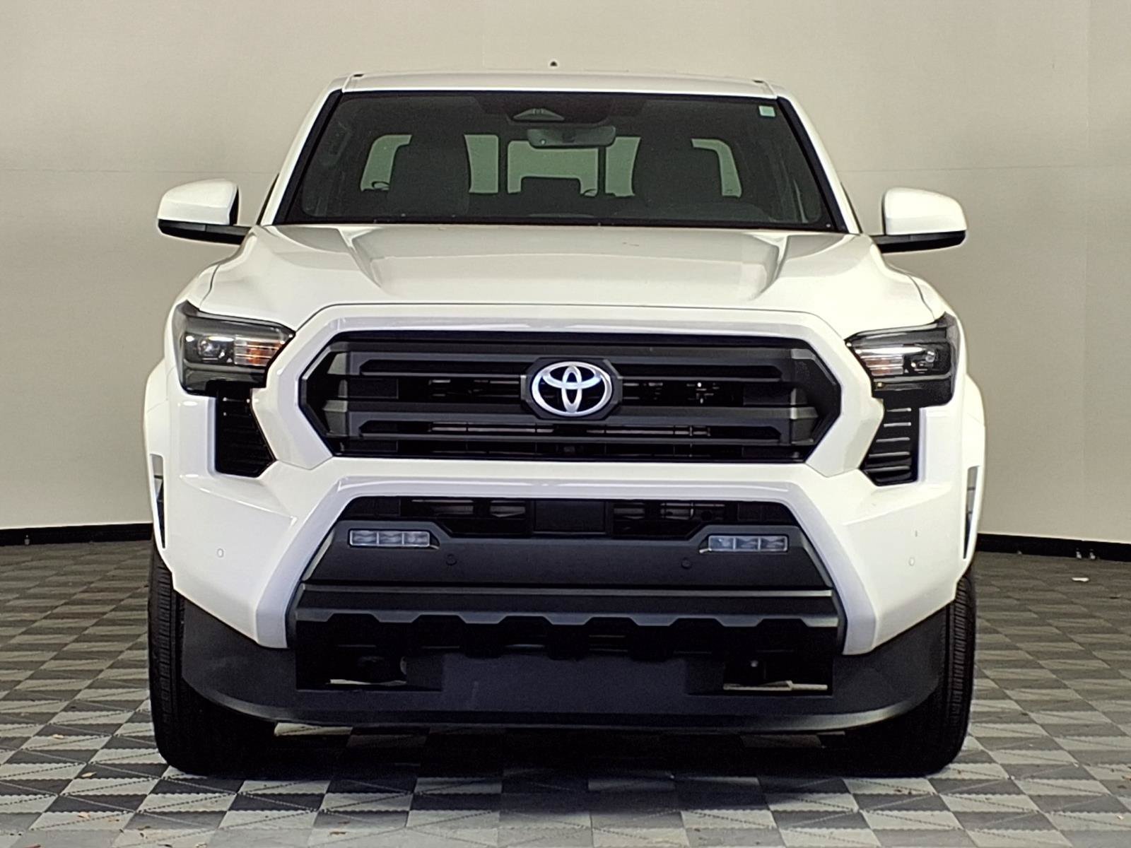 Used 2024 Toyota Tacoma SR5 w/ SR5 Upgrade Package AWD/4WD image 2
