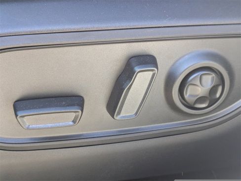 Used 2026 Jeep Grand Cherokee Limited image 21