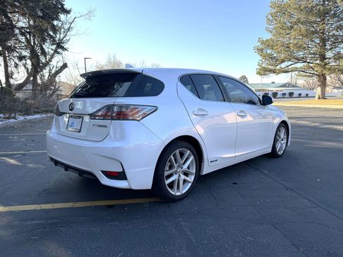 Used 2014 Lexus CT 200h image 10
