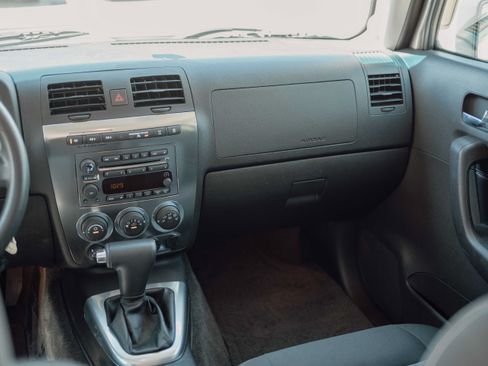 Used 2006 HUMMER H3 AWD/4WD image 10