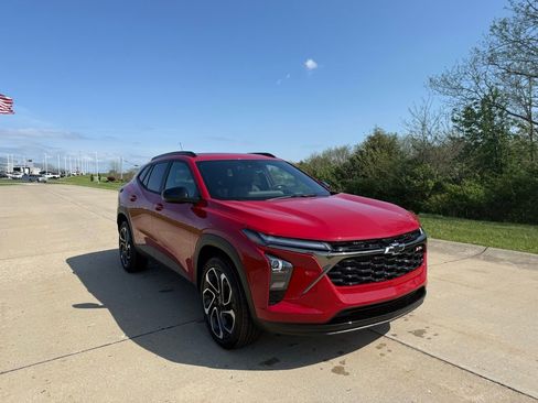 New 2026 Chevrolet Trax RS w/ Sunroof Package image 1