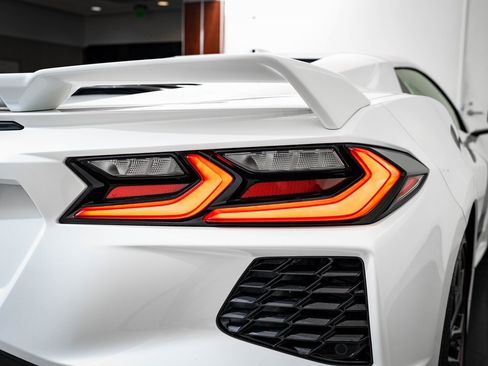 Used 2023 Chevrolet Corvette Stingray Premium Conv w/ Z51 Performance Package image 18