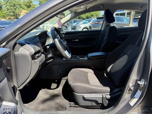 Used 2025 Nissan Sentra SV FWD image 21