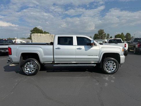 Used 2019 GMC Sierra 2500 Denali image 50