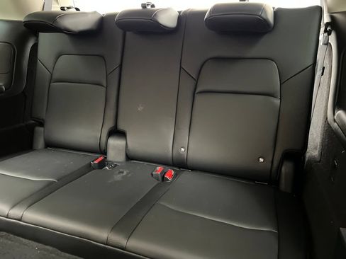 Used 2025 Nissan Pathfinder SL FWD image 31