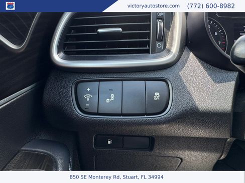 Used 2019 Kia Sorento FWD image 23