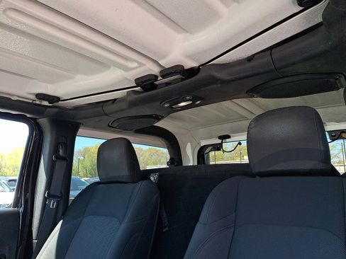 Used 2018 Jeep Wrangler Sport AWD/4WD image 12