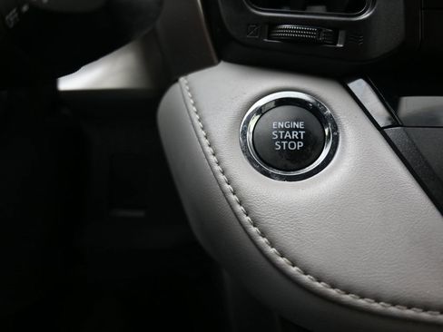 Used 2018 Toyota RAV4 Limited image 22