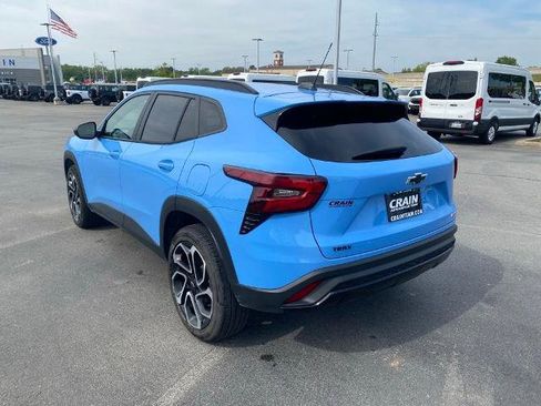 Used 2024 Chevrolet Trax RS FWD image 5