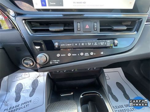 Used 2023 Lexus ES 300h F Sport image 24