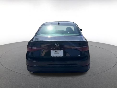 Used 2025 Volkswagen Jetta SE image 7