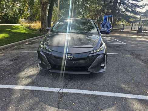 Used 2017 Toyota Prius Prime Advanced image 8