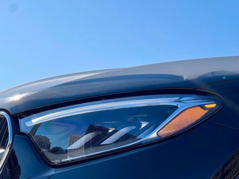 Certified 2025 Mercedes-Benz GLC 300 4MATIC image 9