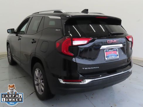 Used 2024 GMC Terrain SLT image 7