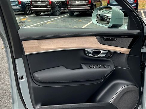 New 2026 Volvo XC90 B6 Plus w/ Protection Package Premier image 11