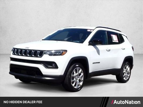 Used 2023 Jeep Compass Latitude AWD/4WD image 1