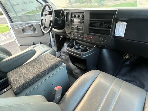 Used 2014 Chevrolet Express 2500 w/ Cold Climate Package image 18