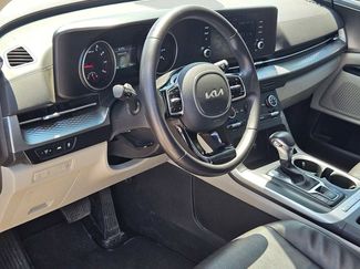Used 2024 Kia Carnival LX FWD video 2