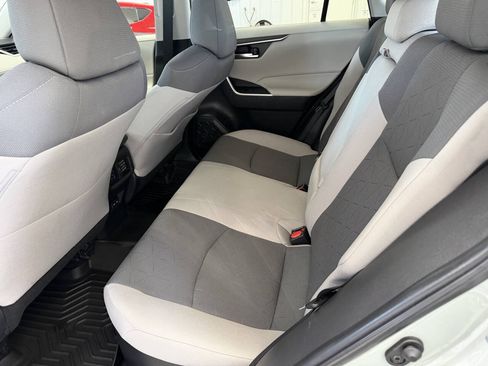 Used 2022 Toyota RAV4 XLE AWD/4WD image 23