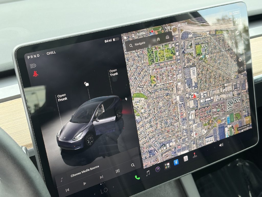 Used 2024 Tesla Model Y 2WD image 23