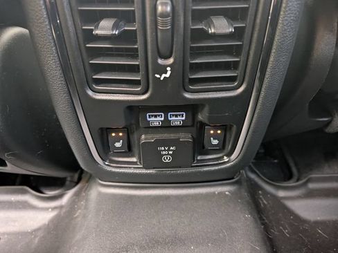 Used 2017 Jeep Grand Cherokee Limited AWD/4WD image 5