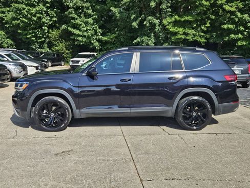 Used 2023 Volkswagen Atlas SE w/ Black Wheel Package FWD image 3
