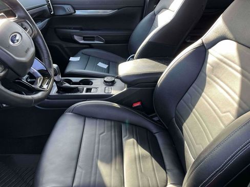 Used 2024 Ford Ranger Lariat w/ Advanced Towing Package image 5