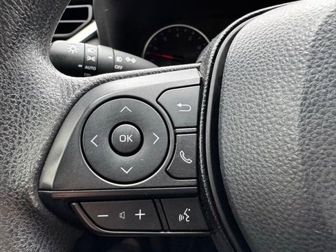 Used 2021 Toyota RAV4 XLE image 18