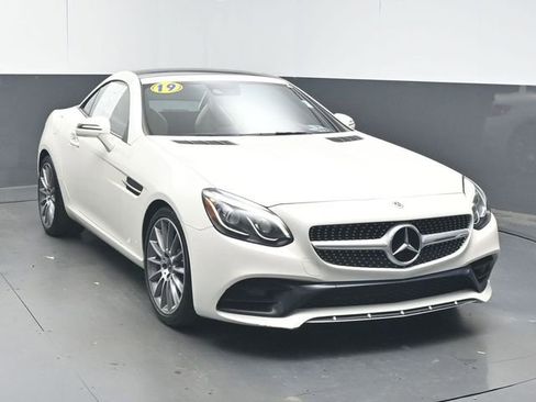 Used 2019 Mercedes-Benz SLC 300 image 2