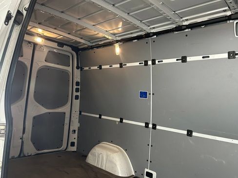 Used 2025 Mercedes-Benz Sprinter 2500 image 38